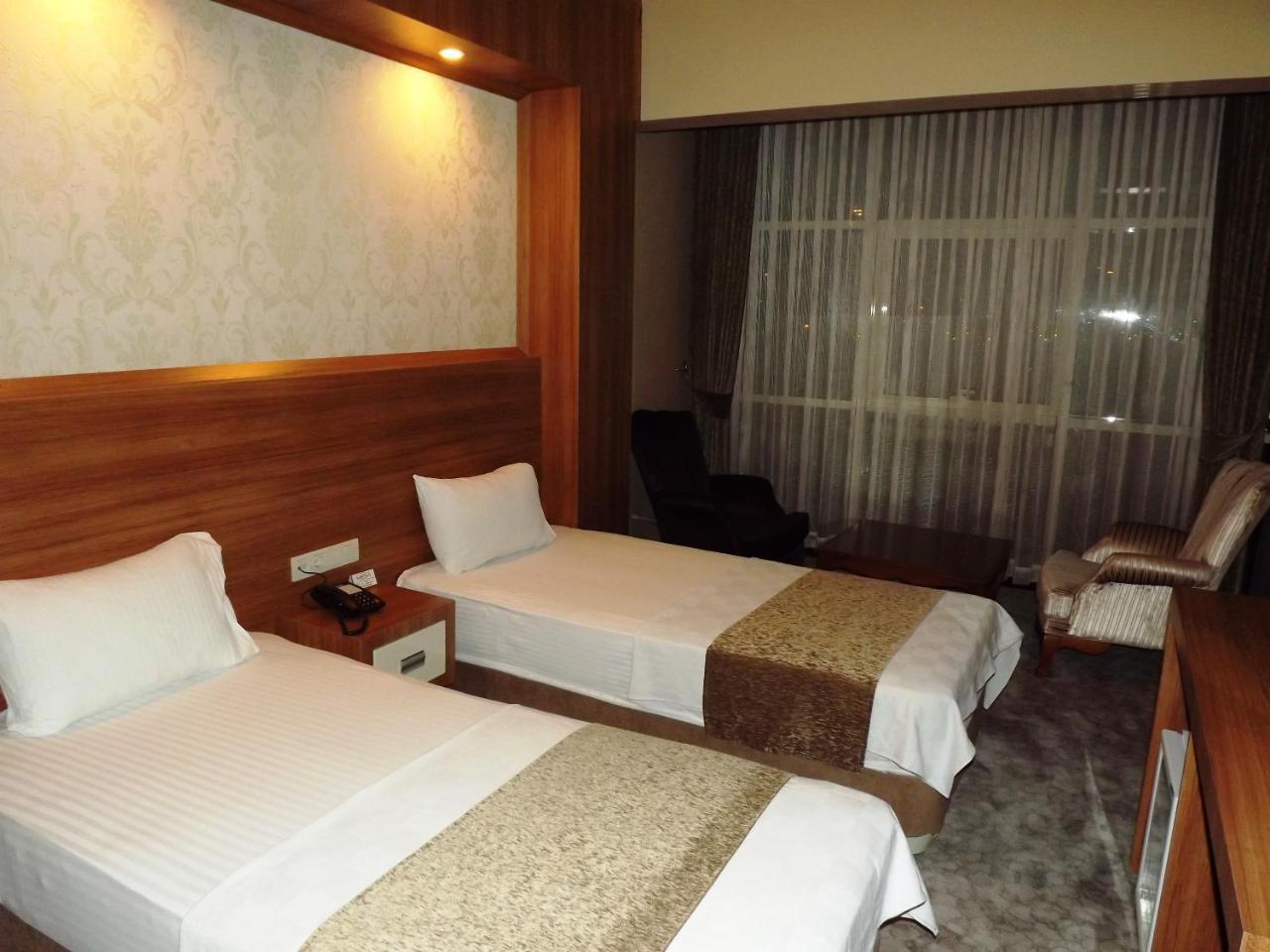 Mesa Hotel Batman Cameră foto