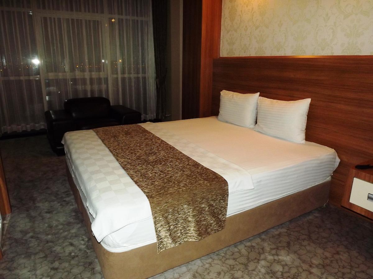 Mesa Hotel Batman Cameră foto