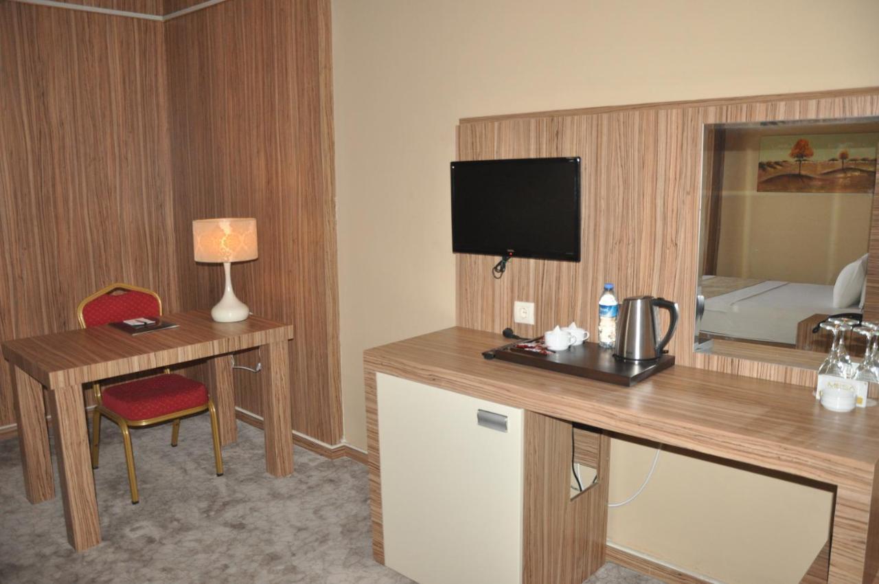 Mesa Hotel Batman Cameră foto